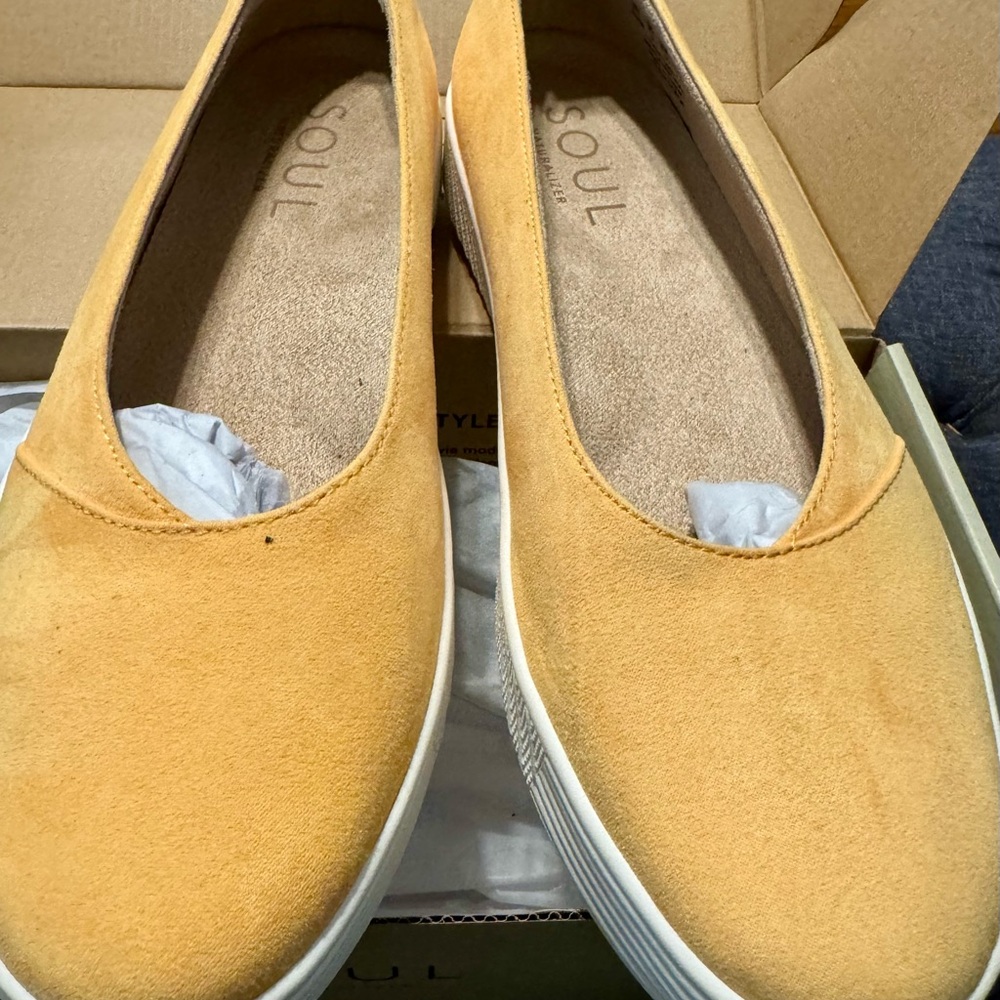 Naturalizer Slip On.  Yellow suede like. Size 8.5 WIDE